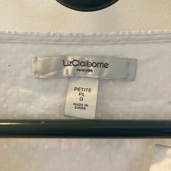 Liz Claiborne crisp white tunic top in eyelet. Fully lined - Picture 3 of 4